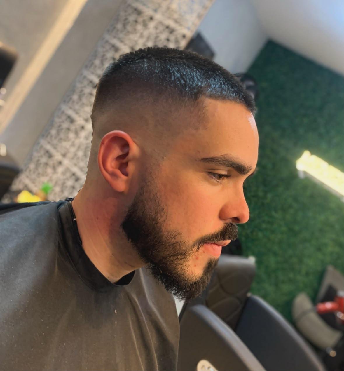 Corte degradê alto finalizado na Menz's Barbearia