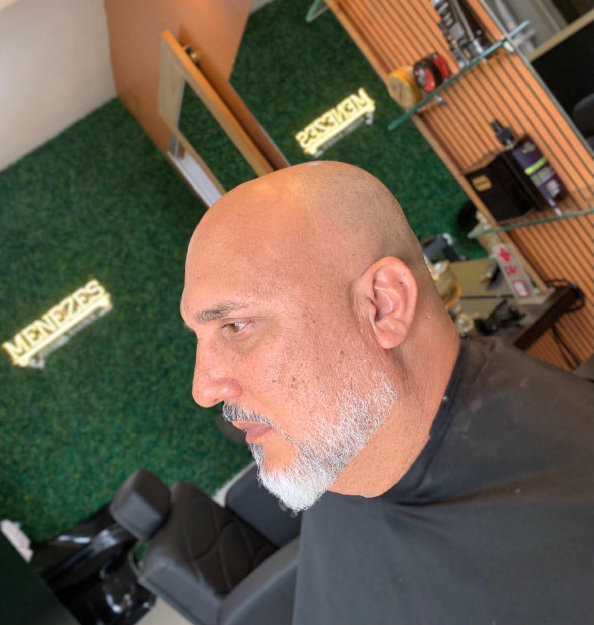 Barba desenhada na Menz's Barbearia